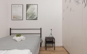 Forum Wola Jana Kazimierza Apartment By Noclegi Renters